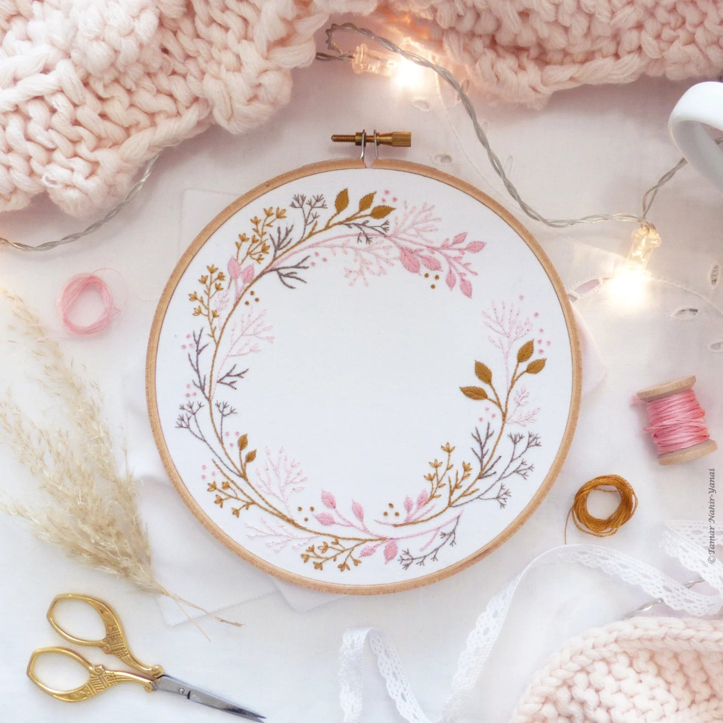 Wildflowers Circle embroidery kit