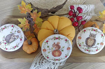 Decori Tis Autunno (Autumn Trio) counted cross stitch chart