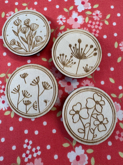 Needle Minder Magnetic Wooden - Floral